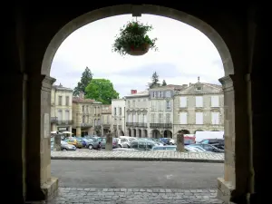 Bazas - View of the facade of the cathedral square 