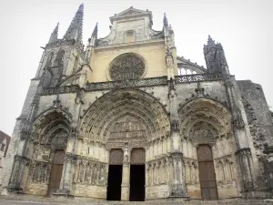 Bazas - West facade of Saint-Jean-Baptiste cathedral 