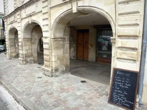 Bazas - Arches of the Cathedral square 