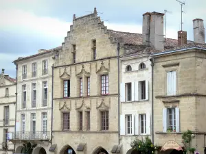 Bazas - Facades of the old town including the home of the Astronomer 