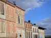 Beaumont-de-Lomagne - Gevels van huizen in de koninklijke bastide