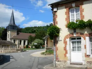 Le Bec-Hellouin - House facade and Saint-André church