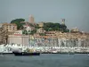 Bengalas - Tour du Suquet, antigo castelo de Cannes que abriga o museu de Castre e torre sineira com vista para as casas e barcos do porto