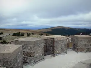 Berg Aigoual - Vom Turm des meteorologischen Observatoriums aus, Blick auf den Berg Aigoual; im Aigoual Massiv, im Nationalpark der Cevennes (Cevennes Massiv)