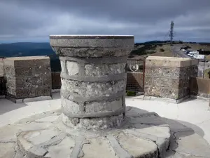 Bergen Aigoual - Viewpoint op de top van de toren van de Meteorologische Observatorium, in de Aigoual in de Cevennen Nationaal Park (Cevennen)