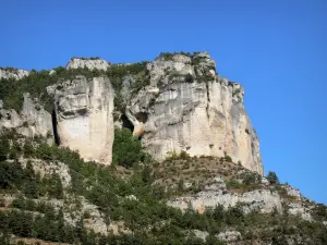 Bergengte van de Jonte - Kliffen (rotswanden) van de Gorges de la Jonte, in het Parc National des Cevennes