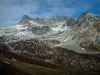 Bergpas van la Madeleine - Alpine Pass, met uitzicht op de weilanden (bergweiden) en de Grand Pic de la Lauzière