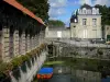 Bergues - Facades and canal