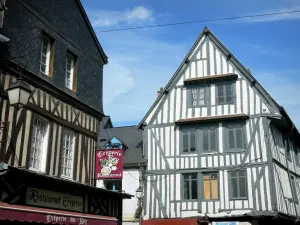 Bernay - La mitad de madera fachadas del casco antiguo