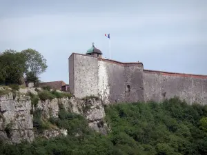 Besançon - Citadelle de Vauban : remparts et tour de la Reine