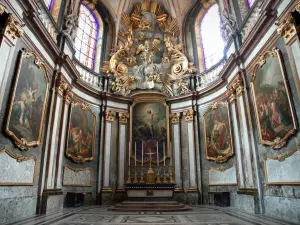 Besançon - Inside of the Saint-Jean cathedral: apse of the Shroud of Turin