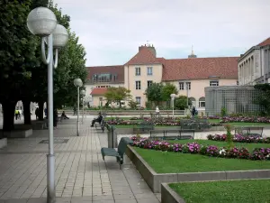 Besançon - Explanada de los Derechos Humanos (Plaza del Ayuntamiento)