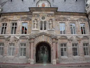 Besançon - Fachada del Palacio de Justicia