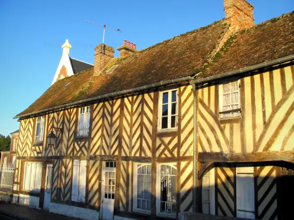 Beuvron-en-Auge - Timber-framed houses in the village, in the Pays d'Auge area