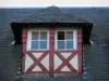 Beuvron-en-Auge - Lucarne d'une maison à pans de bois, dans le Pays d'Auge