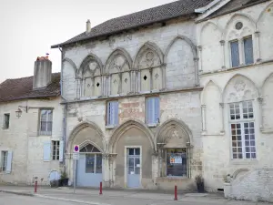 Bèze - Gothic facade of the monastic school