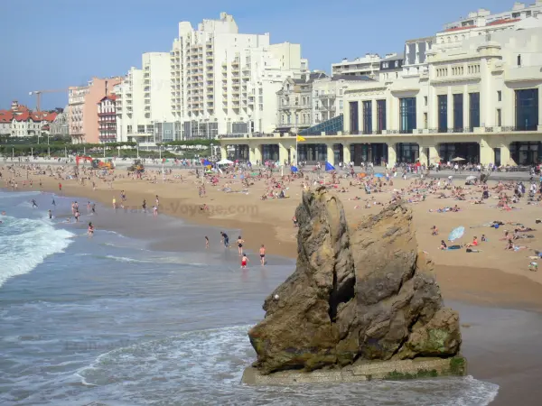 Biarritz - Rock, large beach, waterfront facades and Casino; in the Basque Country