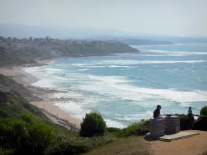 Bidart - Viewpoint on the coastal path with a view of the beaches of the seaside resort of Bidart and the Basque coast