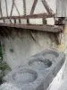 Billom - Mittelalterlicher Ort (mittelalterliches Viertel): öffentliche Messung aus Stein der Marktbrücke