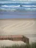Biscarrosse-Plage - Sandstrand des Badeortes und Wellen des Atlantiks