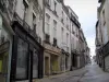 Blois - Rua inclinada forrada de casas