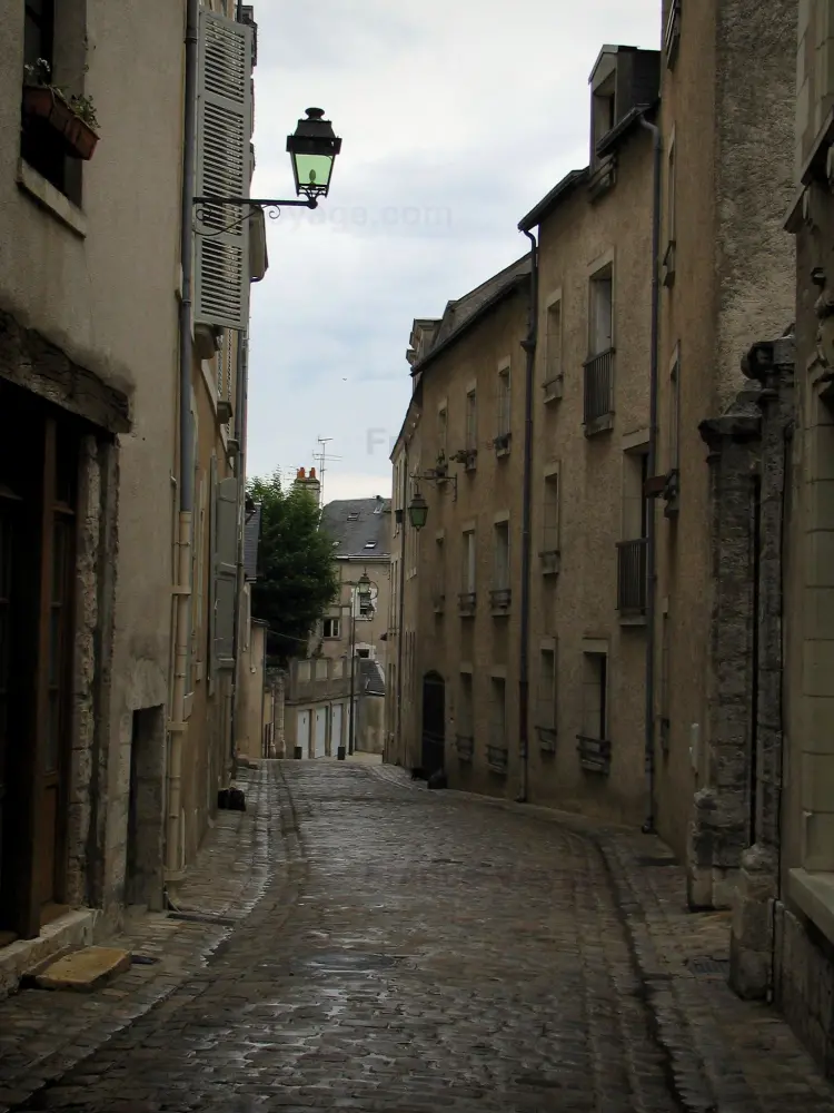 Blois - Rue pavée bordée de maisons