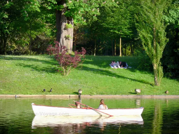 Bois de Boulogne - Promenade en barque sur le lac Inférieur