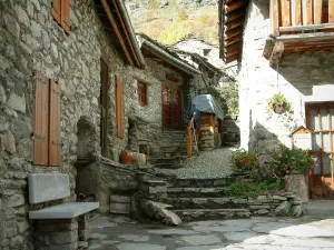 Bonneval-sur-Arc - Häuser aus Stein des Dorfes, in der Haute-Maurienne (Nationalpark Vanoise)