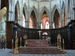 Bordeaux - Interieur van de kathedraal Saint- Andre : koor