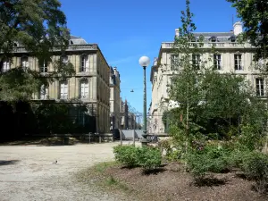 Bordeaux - Öffentliche Anlage und Fassaden der Stadt