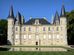 Bordeaux vineyards - Château Pichon-Longueville and its lake, in Pauillac in the Médoc 