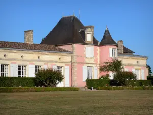 Bordeaux vineyards - Château Loudenne, winery in Saint-Yzans-de-Médoc 