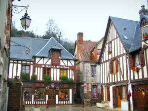La Bouille - Fachwerkhäuser des Dorfes