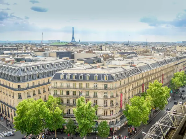 Le boulevard Haussmann et ses grands magasins - Guide tourisme, vacances & week-end à Paris