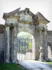 Boulogne castle - Renaissance portal, gateway to the castle, with its twisted columns