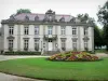 Bourbonne-les-Bains - Bourbonne-les-Bains Castillo, la vivienda del ayuntamiento (alcaldía) y el parque de flores