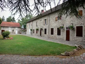 Boussy-Saint-Antoine - Buildings of the socio-cultural centre La Ferme