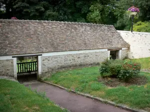Boussy-Saint-Antoine - Waschhaus am Flussufer Yerres