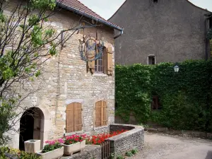 Brancion - Häuser des Dorfes