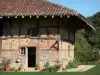 Bresse saboyana - Granja de Bresse decorado con flores