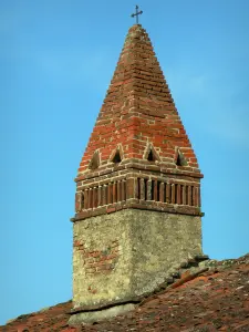 Bresse savoyarde - Ferme-Musée de la Forêt : cheminée sarrasine de la ferme bressane ; à Courtes