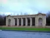 Britse begraafplaats van Bayeux - Britse militaire begraafplaats gedenkteken