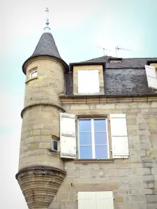 Brive-la-Gaillarde - Pepperpot turret of the hotel Quinhart