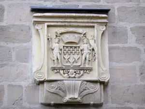 Brive-la-Gaillarde - Escudo de la ciudad en la fachada del Ayuntamiento