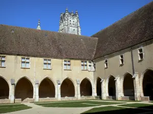 Brou Royal Monastery - Great cloister and bell tower of the church