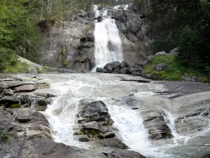 Brug van Spanje - Natuurlijke site van de brug van Spanje: cascades (watervallen) in het Parc National des Pyrenees, de stad van Cauterets