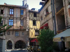 Cahors - Case a graticcio e terrazza ristorante del centro storico, in Quercy
