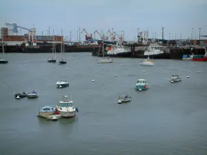 Calais - Port avec des bateaux