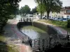 Canal du Midi - Gardouch lock, houses and trees