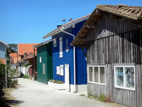 Le Canon - Häuschen des Austernzucht Dorfes; auf der Gemeinde Lège-Cap-Ferret, im Becken von Arcachon